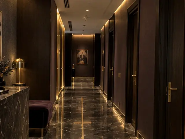 Koyu mermer zeminli, gizli ışıklı koridor — Altınşehir, Masaj Salonun